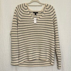 NWT Banana Republic Women’s Sweater Size XL.